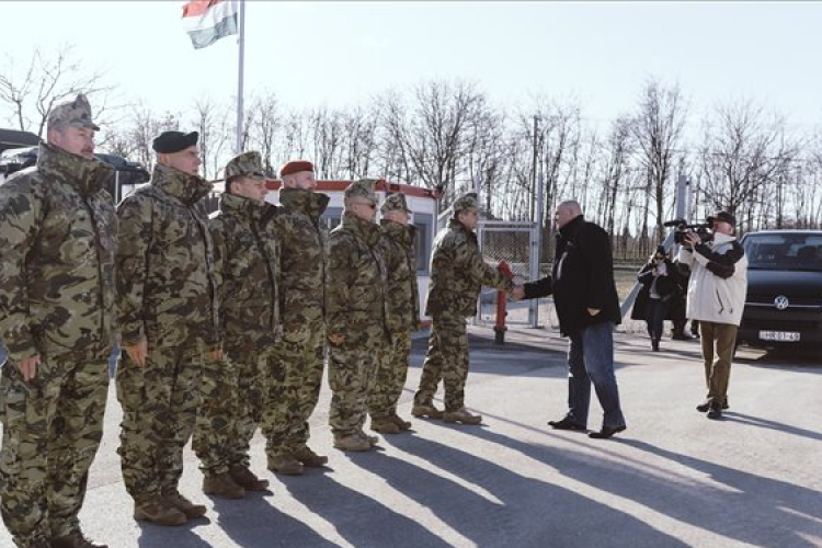 Megkétszerezik a határvédelemben részt vevő katonák számát