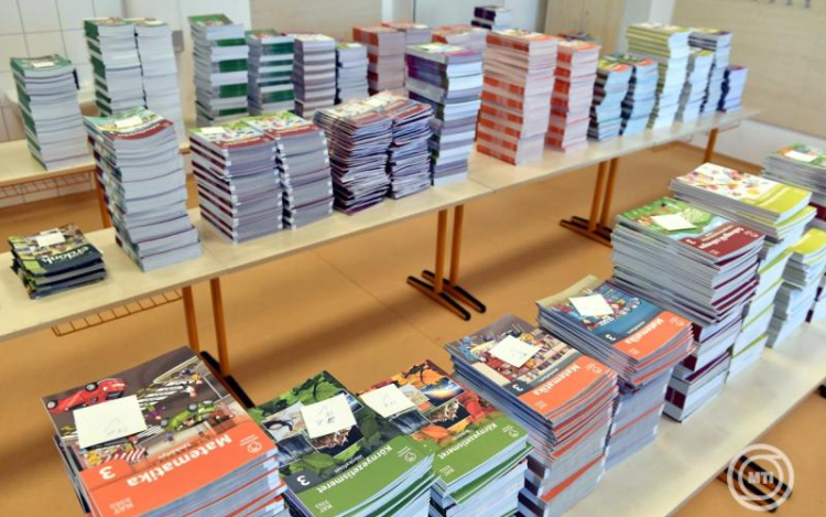 Minden iskolába megérkeztek az ingyenes tankönyvek