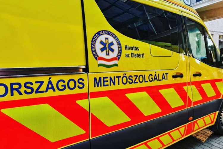 Egy hódmezővásárhelyi középiskola ballagásán egy fiatal ballagó összeesett szombaton. Szabadnapos bajtársunk, aki vendégként vett r�