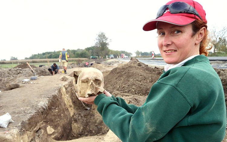 Szarmata sírokat találtak a régészek Mórahalmon